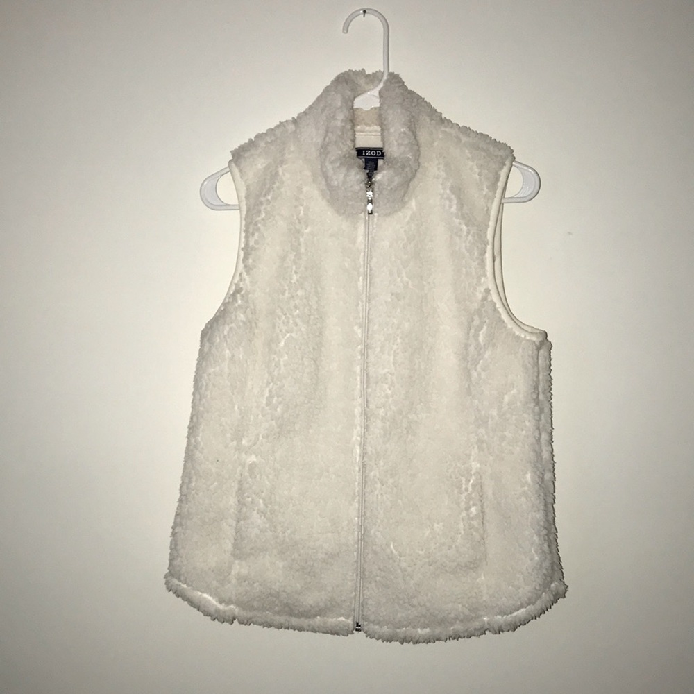 NWOT IZOD Brand White Fuzzy Vest Size Medium